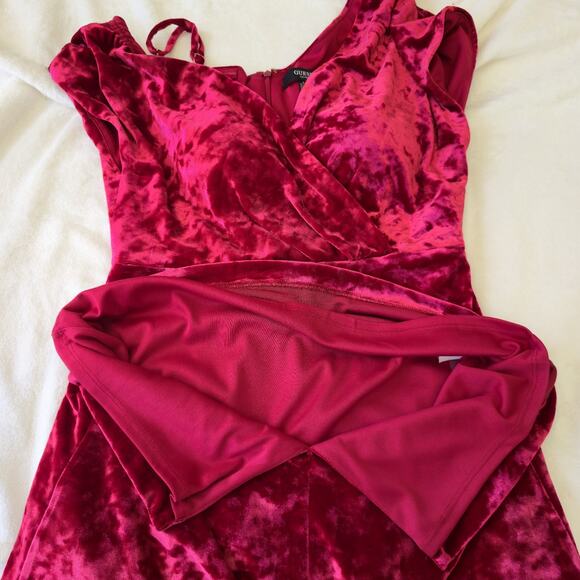 Vintage Inspired Crushed Red Velvet Asymmetrical Dress by Guess Size 8 - Picture 12 of 16